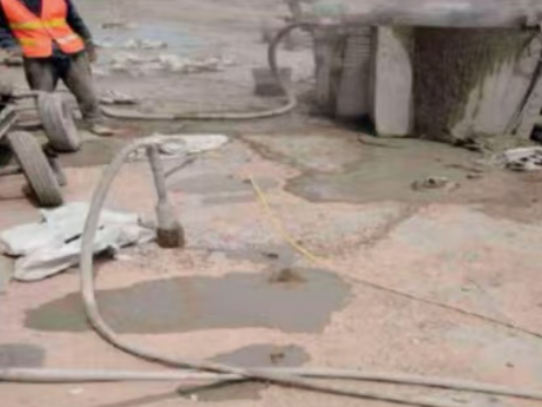 竞秀水泥混凝土路面板底注浆技术 路面脱空注浆整治方案